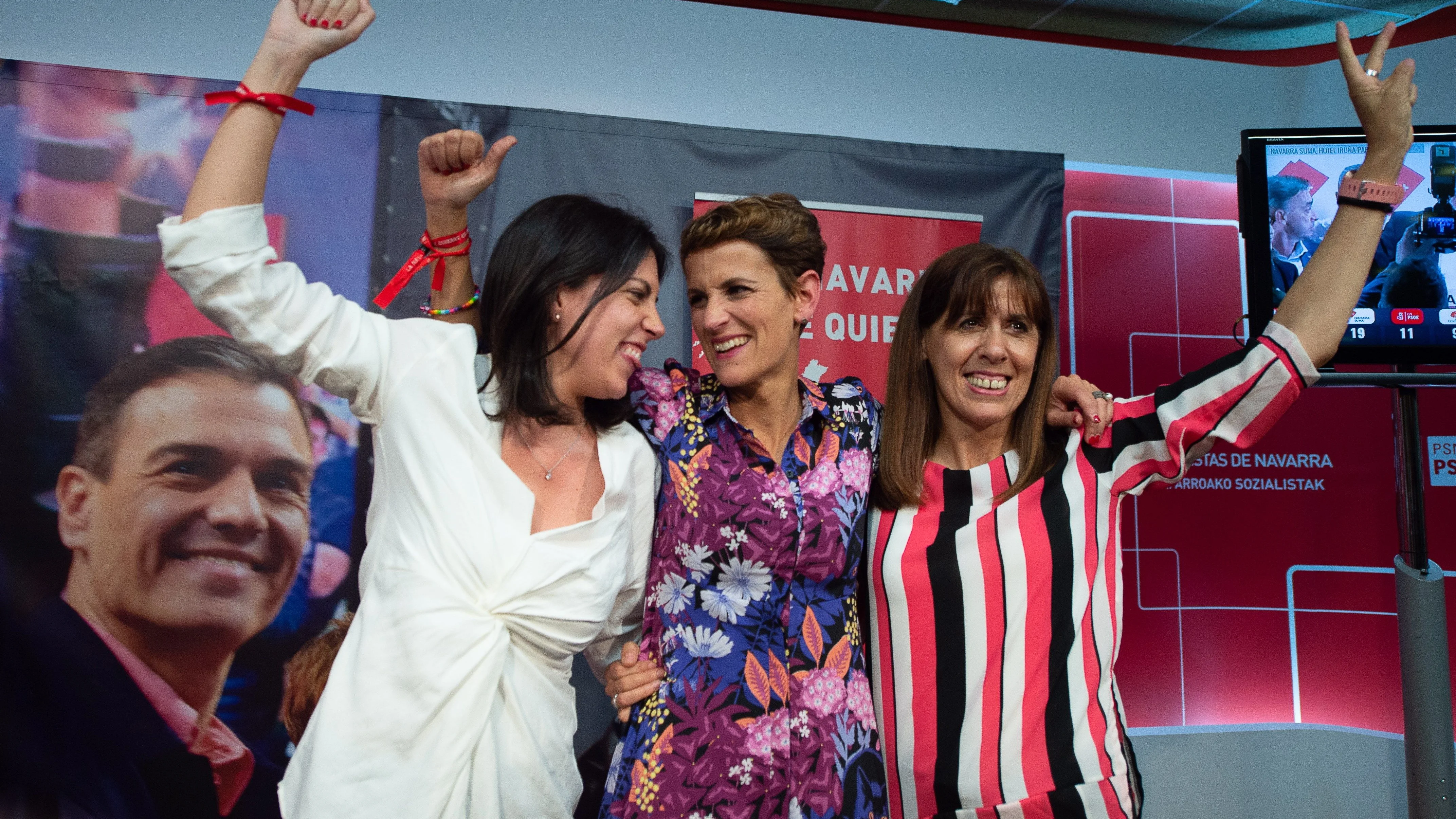 María Chivite, Adriana Maldonado y Maite Esporrín en la sede del PSOE-PSN