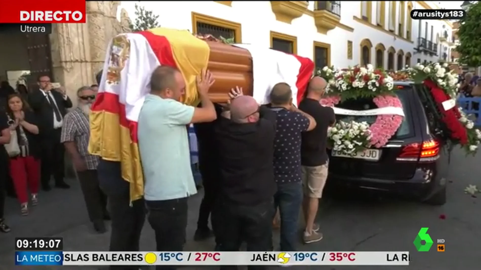 Último adiós a Juan Antonio Reyes en un multitudinario funeral