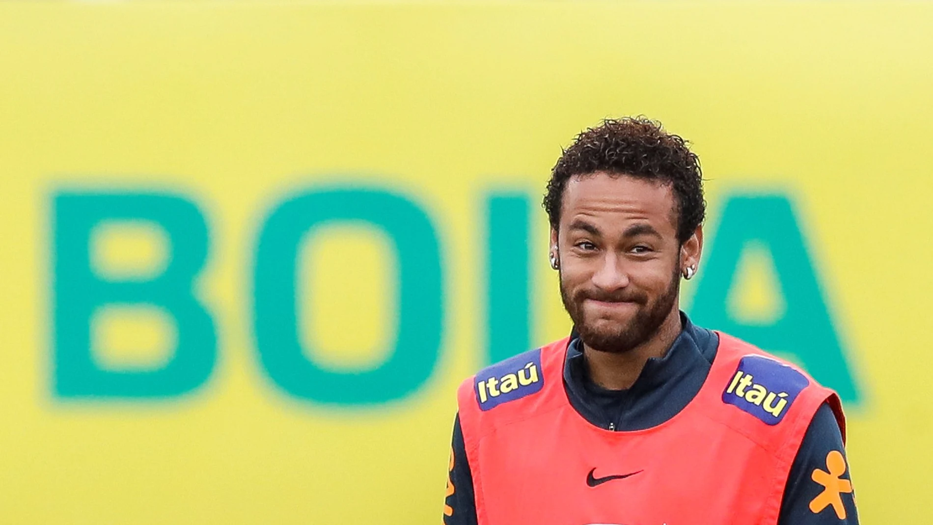 Neymar, durante un entrenamiento con Brasil