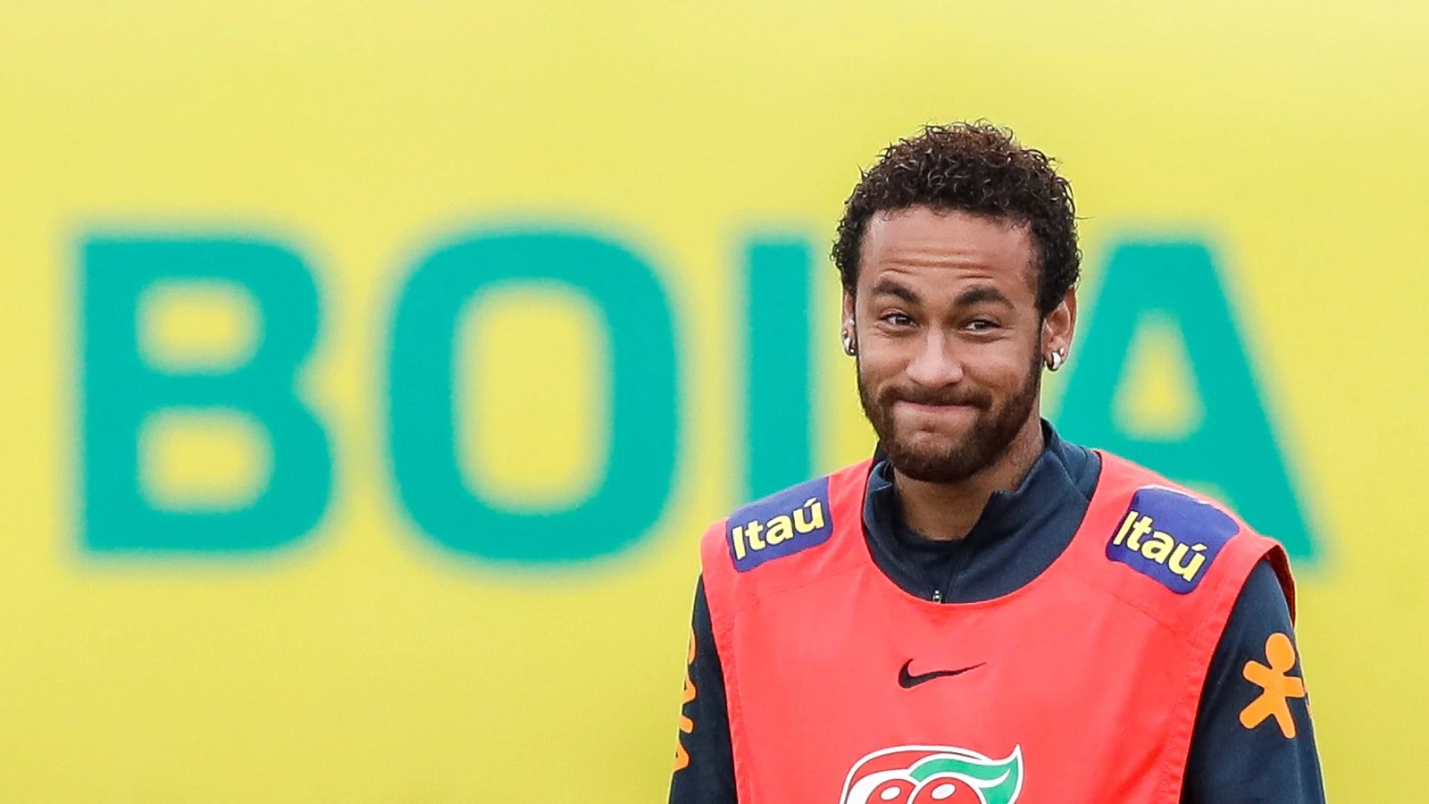 Neymar, durante un entrenamiento con Brasil