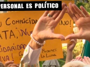 Manifestación en recuerdo de Verónica, la mujer que se suicidó tras la difusión de un vídeo sexual suyo.