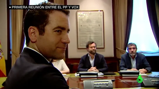 PP y Vox se reúnen por primera vez en el Congreso para hablar de acuerdos tras el 26M PP y Vox se reúnen por primera vez en el Congreso para hablar de acuerdos tras el 26M
