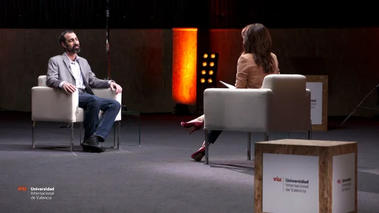 Alfonso Delgado en su charla con Helena Resano Alfonso Delgado en su charla con Helena Resano