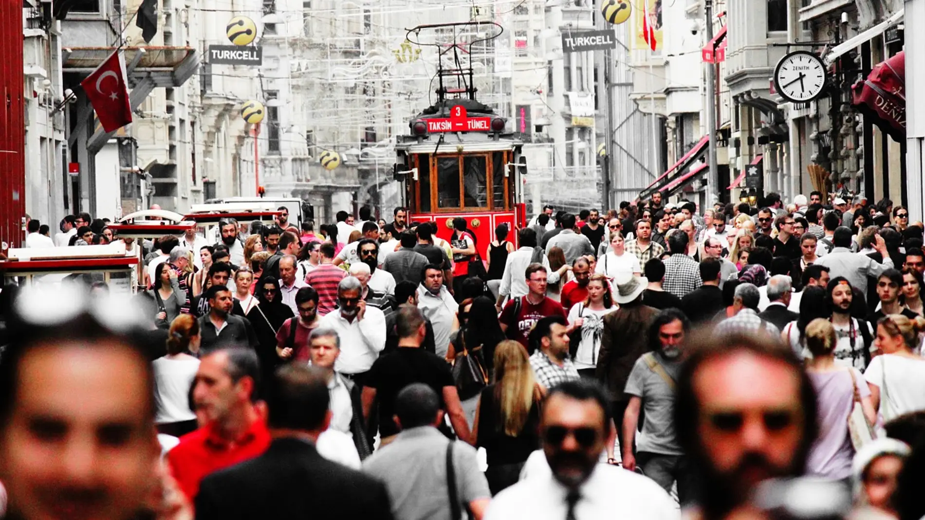 Calle de Estambul con peatones