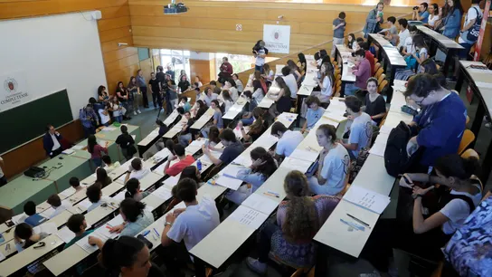 Alumnos haciendo el examen de Selectividad en Madrid Alumnos haciendo el examen de Selectividad en Madrid