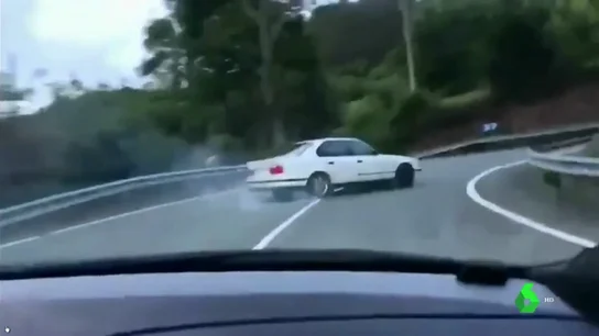 Buscan al conductor de un vehículo que circulaba haciendo derrapes por Bizkaia Buscan al conductor de un vehículo que circulaba haciendo derrapes por Bizkaia