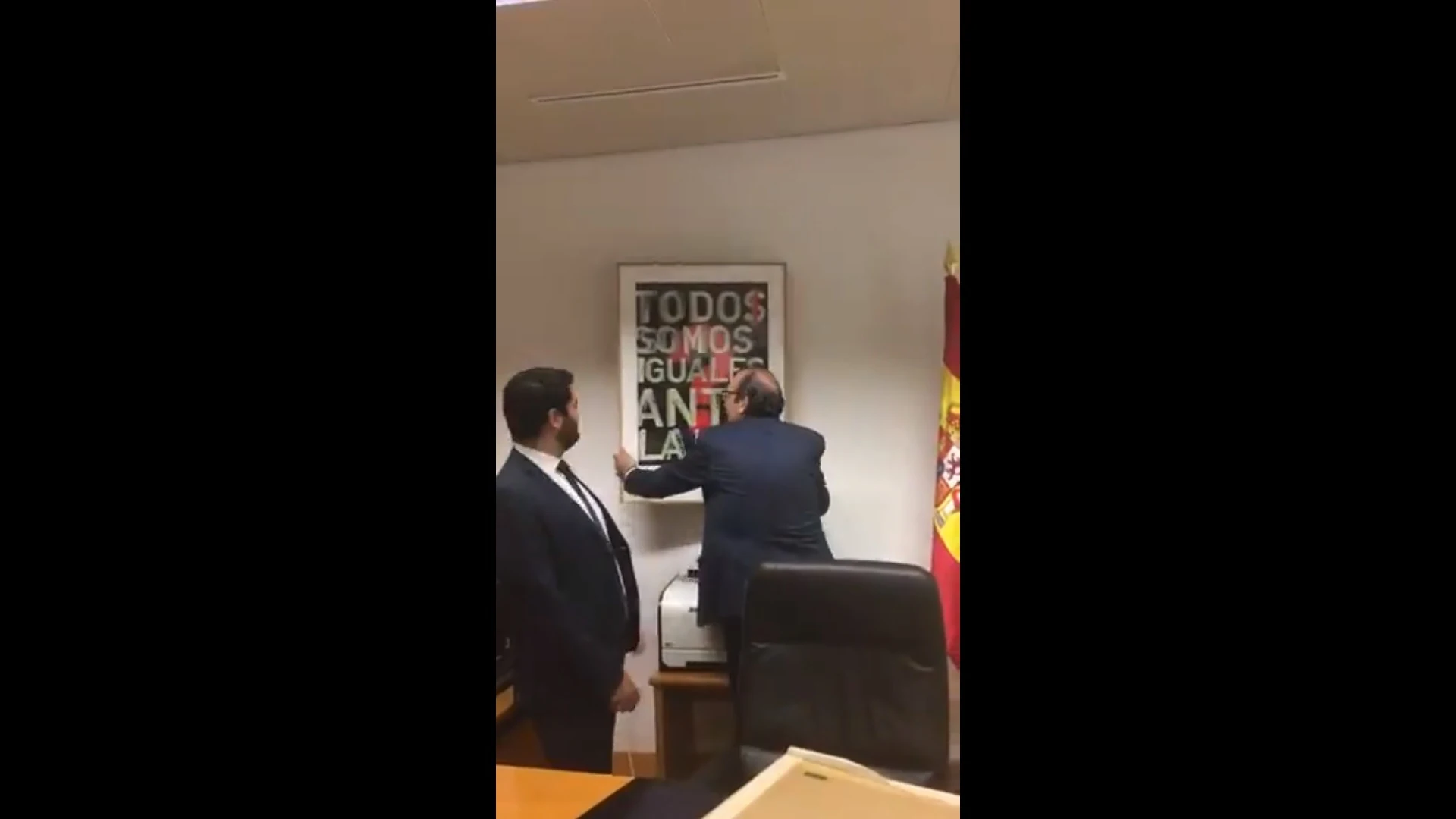 Vox retira un cuadro en la Asamblea de Madrid