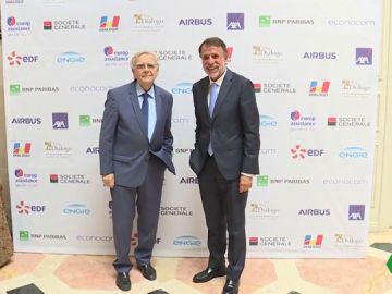 El premio Planeta y el premio Goncourt reciben el premio Diálogo El premio Planeta y el premio Goncourt reciben el premio Diálogo