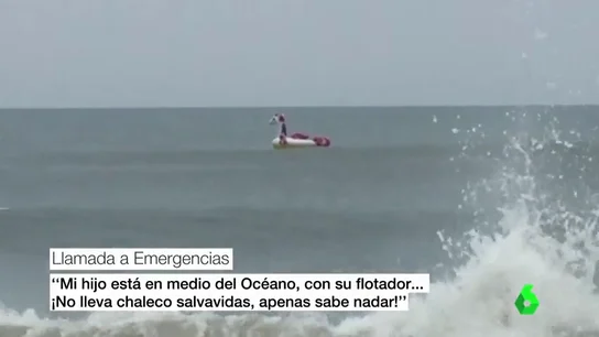 Un niño arrastrado mar adentro en su flotador Un niño arrastrado mar adentro en su flotador