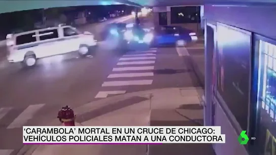 Muere una conductora tras ser arrollada por dos coches patrulla en un cruce de Chicago Muere una conductora tras ser arrollada por dos coches patrulla en un cruce de Chicago
