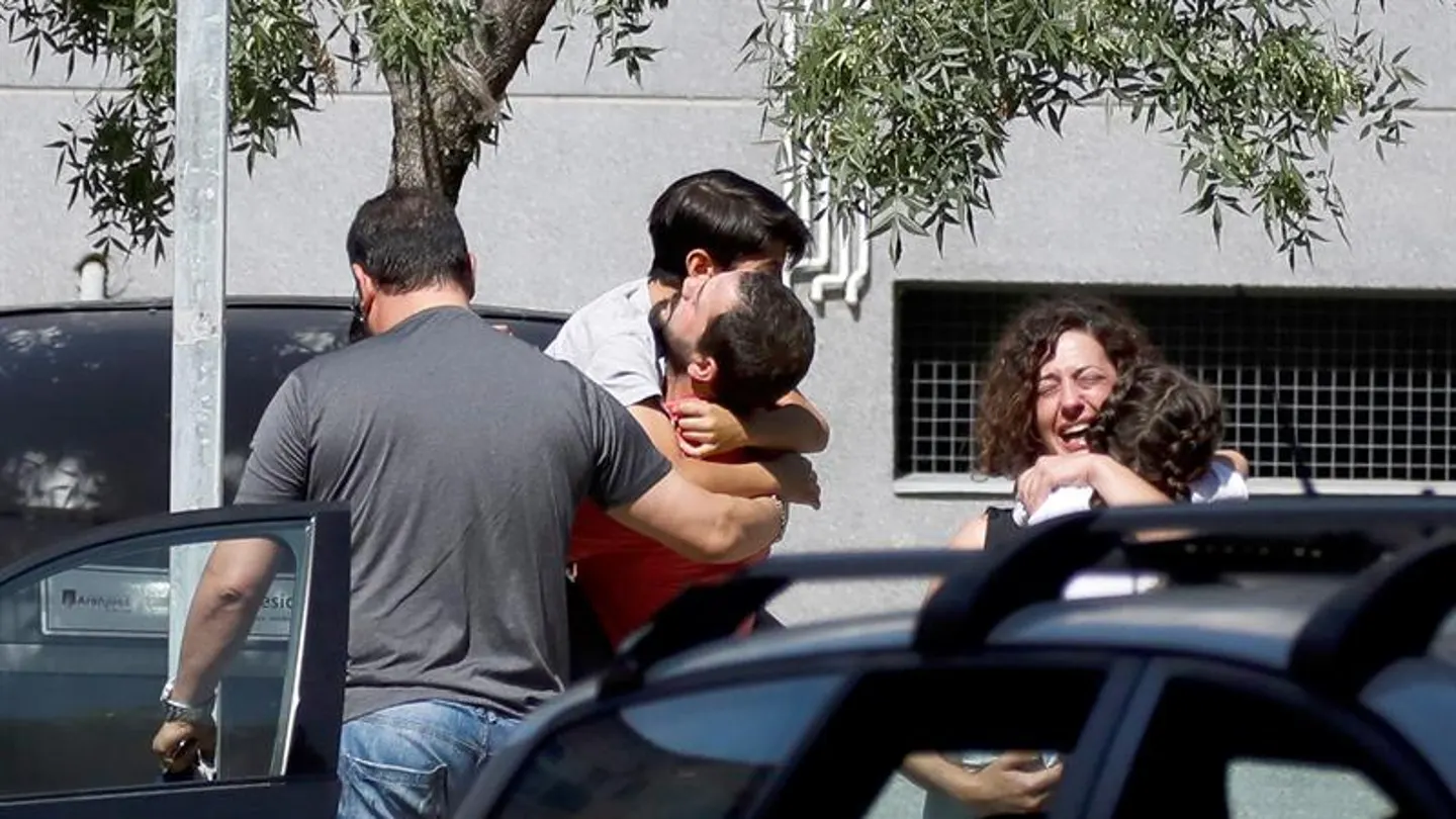 Familiares de las víctimas de un tiroteo en Aranjuez Familiares de las víctimas de un tiroteo en Aranjuez