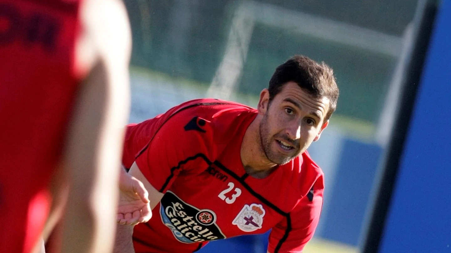 Íñigo López, en un entrenamiento del Deportivo Íñigo López, en un entrenamiento del Deportivo