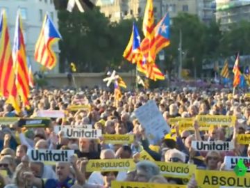 Imagen de la concentración que se ha llevado a cabo en la Plaza de Catalunya, Barcelona. Imagen de la concentración que se ha llevado a cabo en la Plaza de Catalunya, Barcelona.