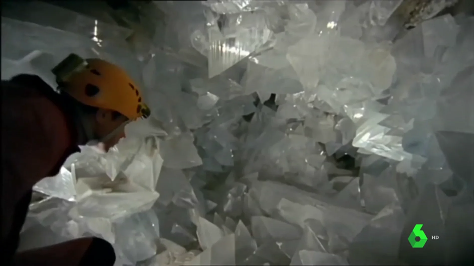 Abren al público 'La Geoda', una cueva de cristales gigantes a 60 metros de profundidad