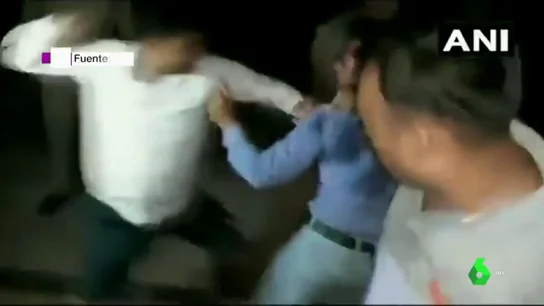 La Policía agrede, encarcela y humilla a un periodista en la India: "Fui desnudado y orinaron en mi boca" La Policía agrede, encarcela y humilla a un periodista en la India: "Fui desnudado y orinaron en mi boca"