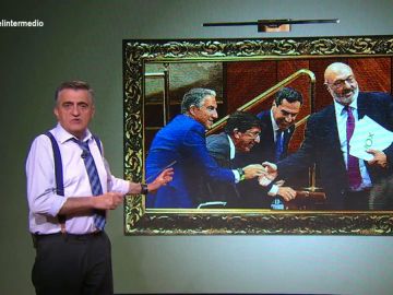 La 'obra de arte' que muestra "la triada de palmeros andaluces": "Los personajes entregan políticas arcaicas y chalecos de plumas" La 'obra de arte' que muestra "la triada de palmeros andaluces": "Los personajes entregan políticas arcaicas y chalecos de plumas"