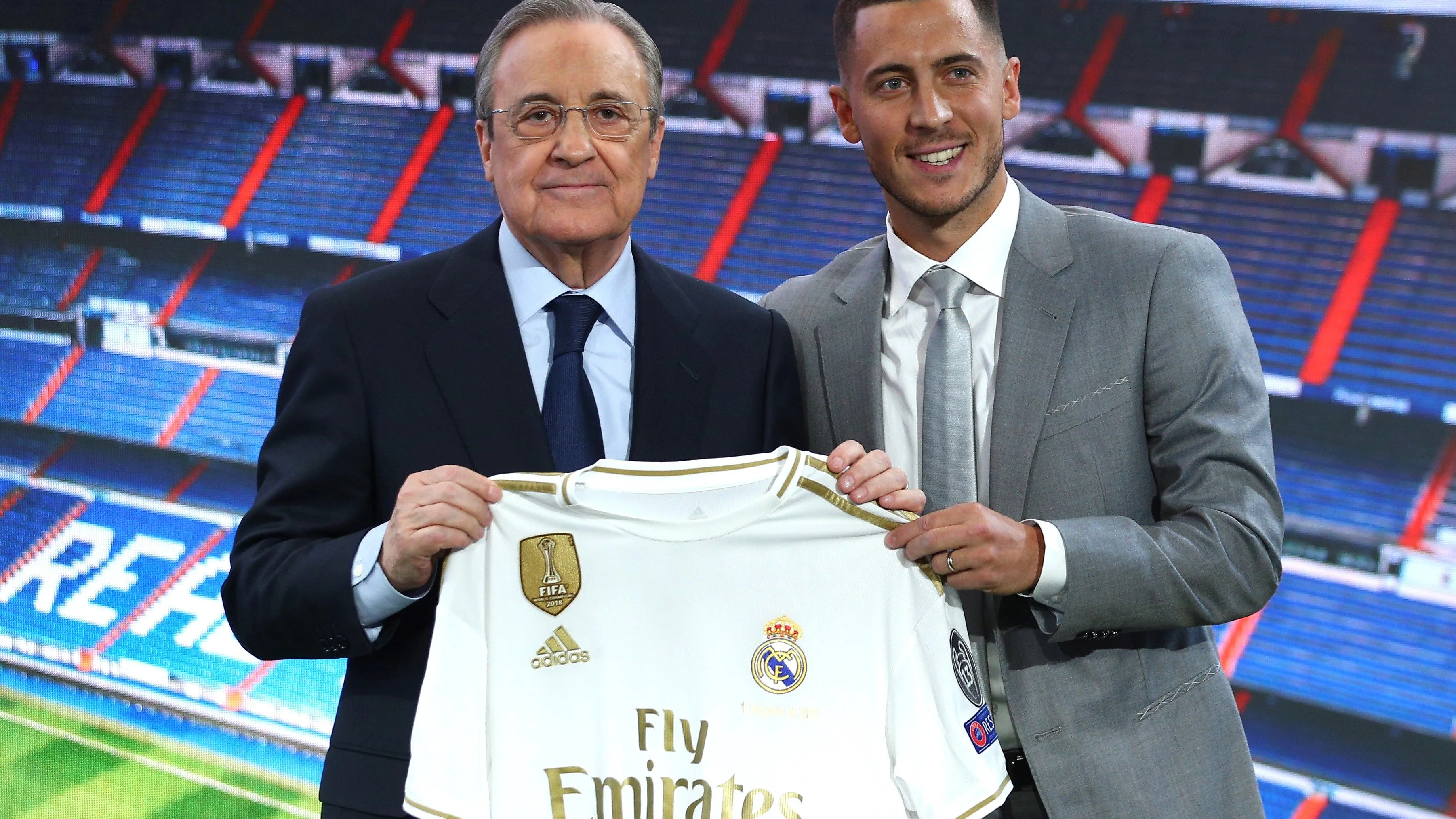 Florentino Pérez y Hazard en el palco del Bernabéu