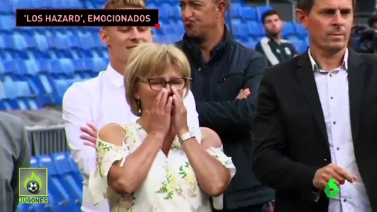 La emoción de la familia de Hazard en su presentación: su madre no pudo contener las lágrimas La emoción de la familia de Hazard en su presentación: su madre no pudo contener las lágrimas
