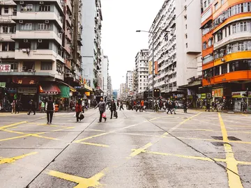 Líneas amarillas en una gran ciudad Líneas amarillas en una gran ciudad