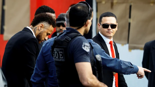 Neymar, a su llegada al juzgado en Sao Paulo Neymar, a su llegada al juzgado en Sao Paulo