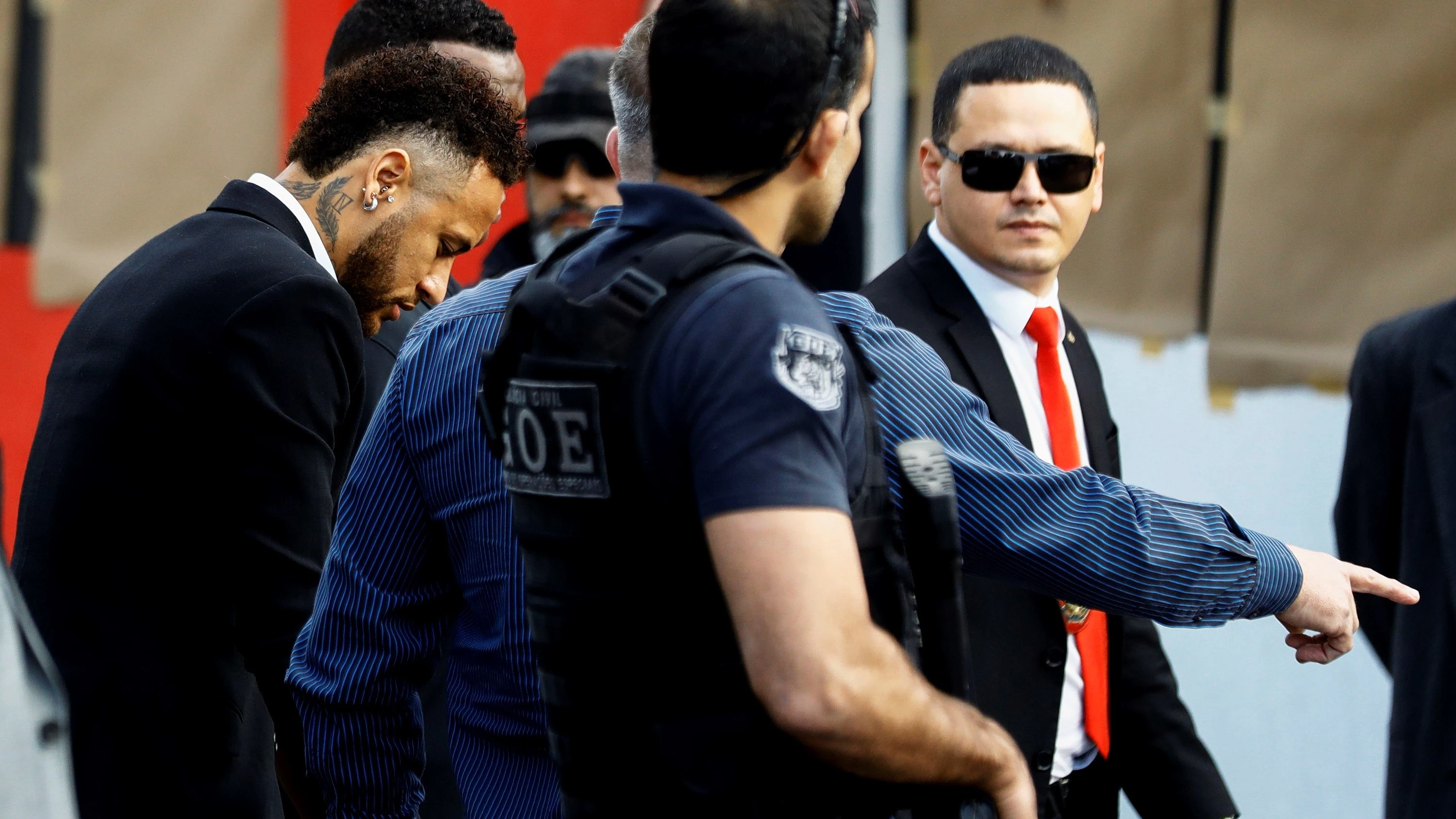 Neymar, a su llegada al juzgado en Sao Paulo