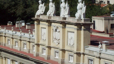 Detalle de una de las fachadas del palacio. 