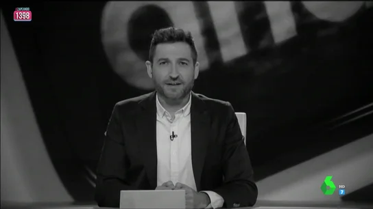 Voxeando, la sátira "carca de Zapeando" que analiza las medidas más "locas" de Vox: "Los migrantes se llevan los trabajos buenos, como el de mantero" Voxeando, la sátira "carca de Zapeando" que analiza las medidas más "locas" de Vox: "Los migrantes se llevan los trabajos buenos, como el de mantero"