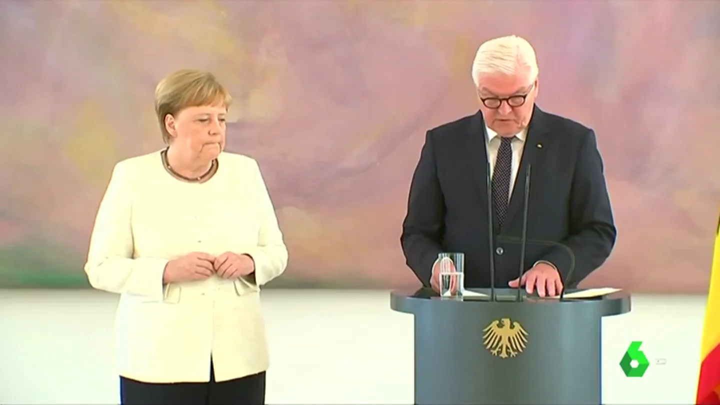 Merkel vuelve a sufrir temblores en un acto Merkel vuelve a sufrir temblores en un acto