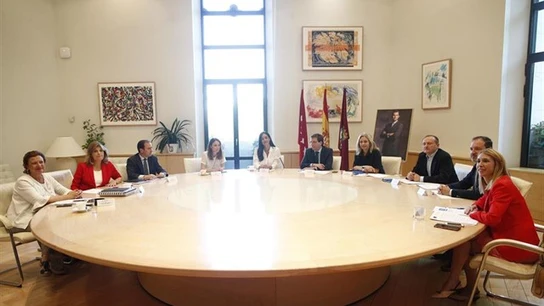 La vicealcaldesa de Madid, Begoña Villacís, junto al alcalde, Jose Luis Martínez-Almeida presiden la primera reunión de la Junta de Gobierno municipal de Madrid del mandato de ambos La vicealcaldesa de Madid, Begoña Villacís, junto al alcalde, Jose Luis Martínez-Almeida presiden la primera reunión de la Junta de Gobierno municipal de Madrid del mandato de ambos