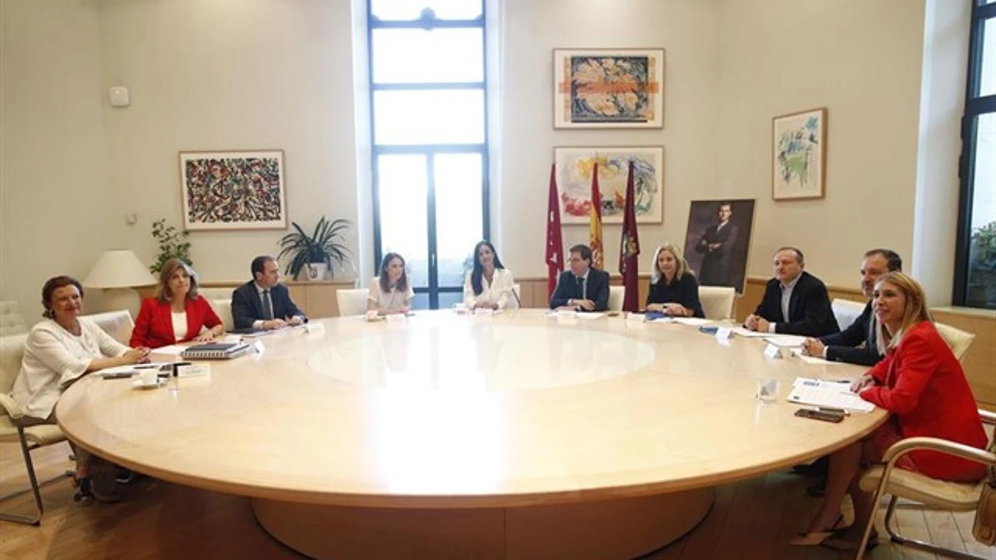 La vicealcaldesa de Madid, Begoña Villacís, junto al alcalde, Jose Luis Martínez-Almeida presiden la primera reunión de la Junta de Gobierno municipal de Madrid del mandato de ambos La vicealcaldesa de Madid, Begoña Villacís, junto al alcalde, Jose Luis Martínez-Almeida presiden la primera reunión de la Junta de Gobierno municipal de Madrid del mandato de ambos
