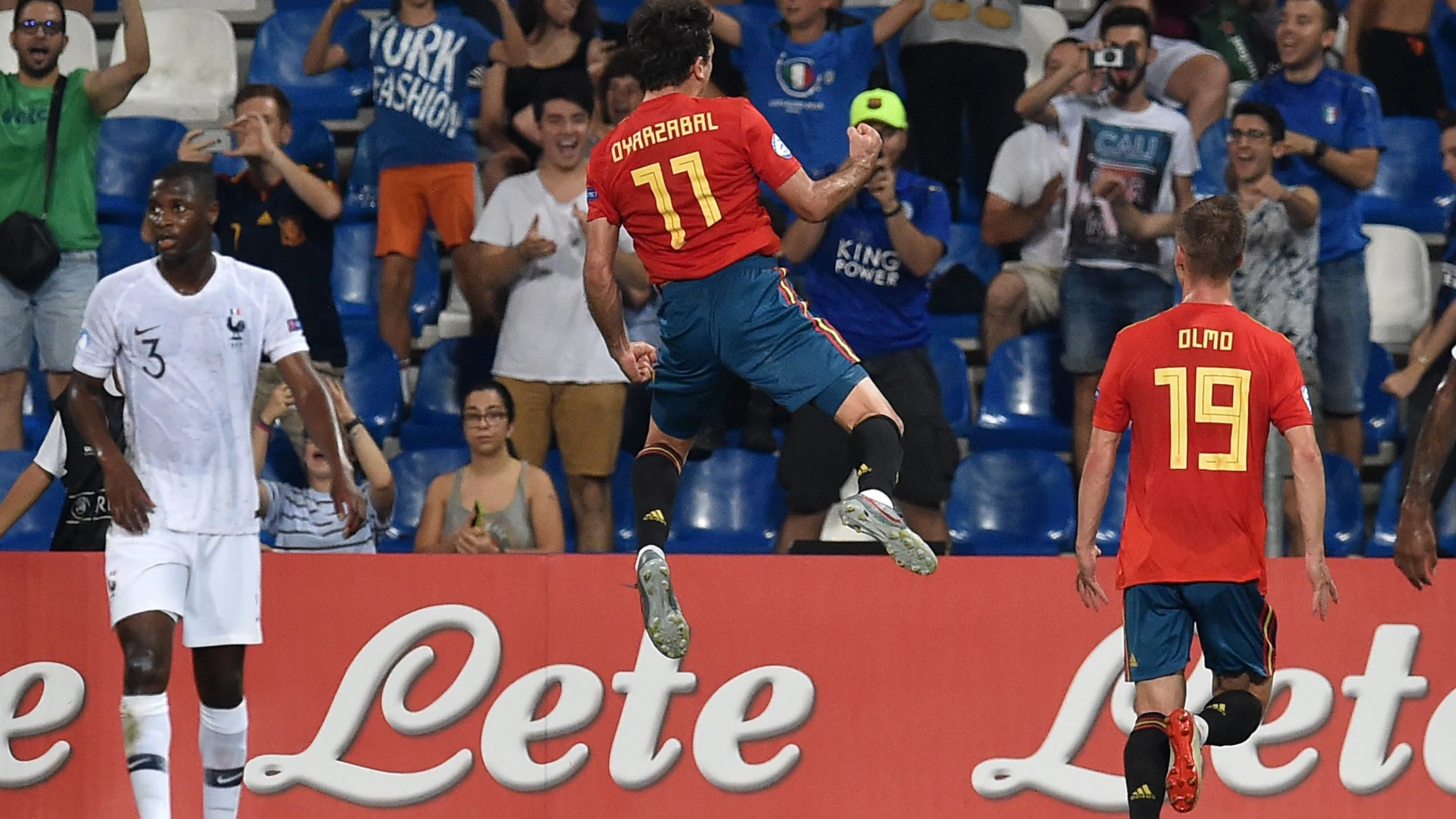 Oyarzabal celebra su gol contra Francia