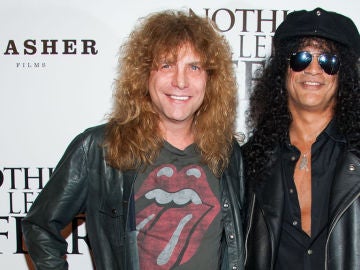 Steven Adler (izquierda) junto a Slash (derecha), miembros de Guns N 'Roses Steven Adler (izquierda) junto a Slash (derecha), miembros de Guns N 'Roses