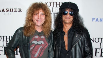 Steven Adler (izquierda) junto a Slash (derecha), miembros de Guns N 'Roses