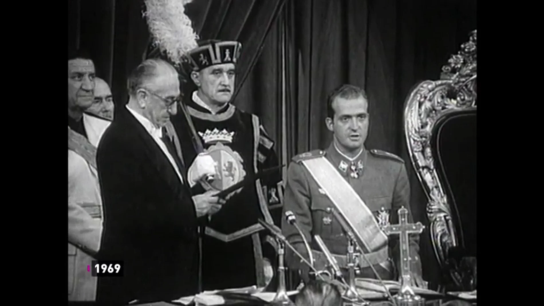El nombramiento de Juan Carlos como príncipe: "Juro fidelidad a los principios del Movimiento Nacional"