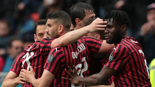 Los jugadores del Milan celebrando un gol ante el Frosinone Los jugadores del Milan celebrando un gol ante el Frosinone