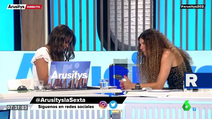 Así pillan a Patricia Benítez y Angie Cárdenas antes de arrancar el programa