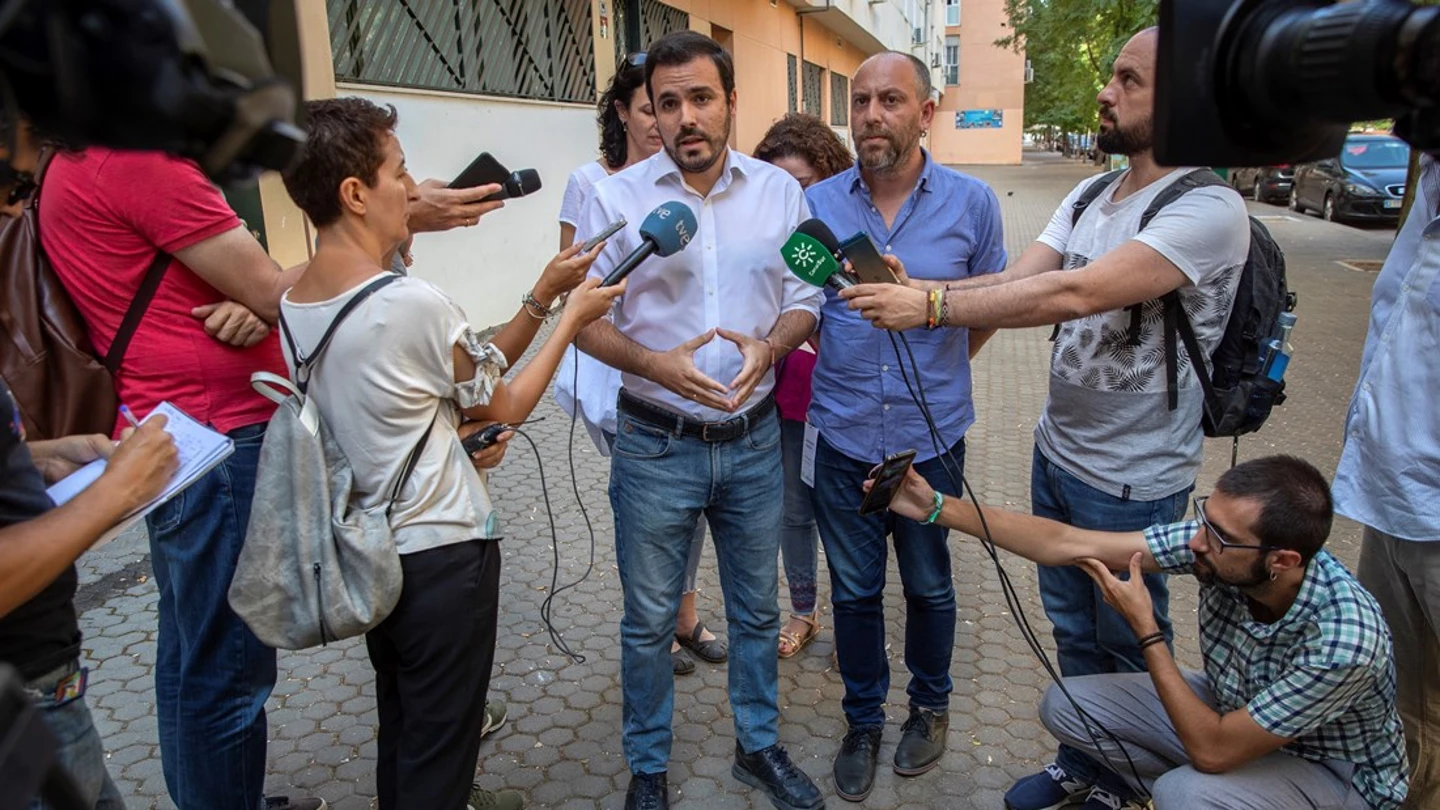 Alberto Garzón ante los medios Alberto Garzón ante los medios