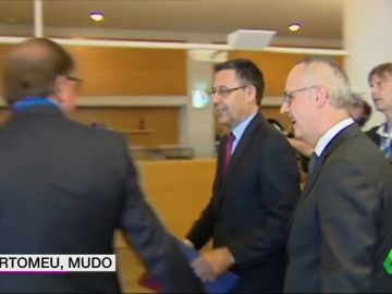 Bartomeu se queda mudo ante las preguntas sobre la posible llegada de Neymar Bartomeu se queda mudo ante las preguntas sobre la posible llegada de Neymar