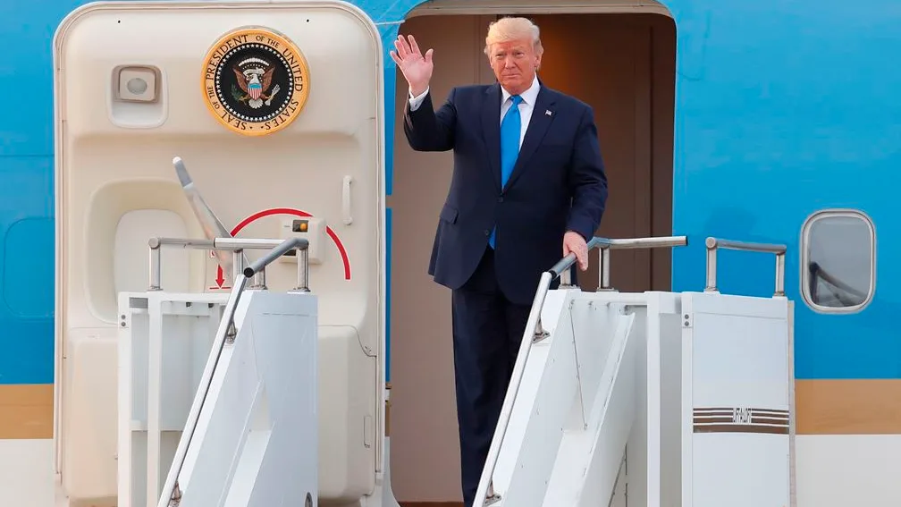 El presidente estadounidense, Donald Trump, llegando a Corea del Sur 