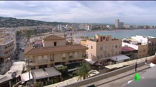 Detenidos dos menores por violar a una joven y grabarlo en Canet de Mar Detenidos dos menores por violar a una joven y grabarlo en Canet de Mar