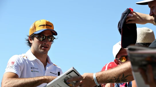 Carlos Sainz, con la afición Carlos Sainz, con la afición