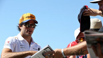 Carlos Sainz, con la afición