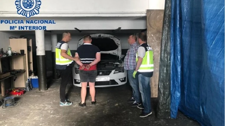 La Policía Nacional detiene a un clan familiar que vendía coches robados al extranjero.