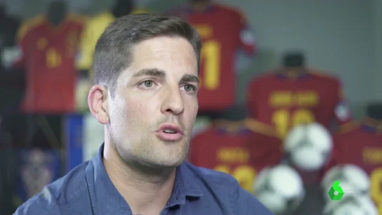 La historia de Robert Moreno: de trabajar en un banco a ser seleccionador de España La historia de Robert Moreno: de trabajar en un banco a ser seleccionador de España