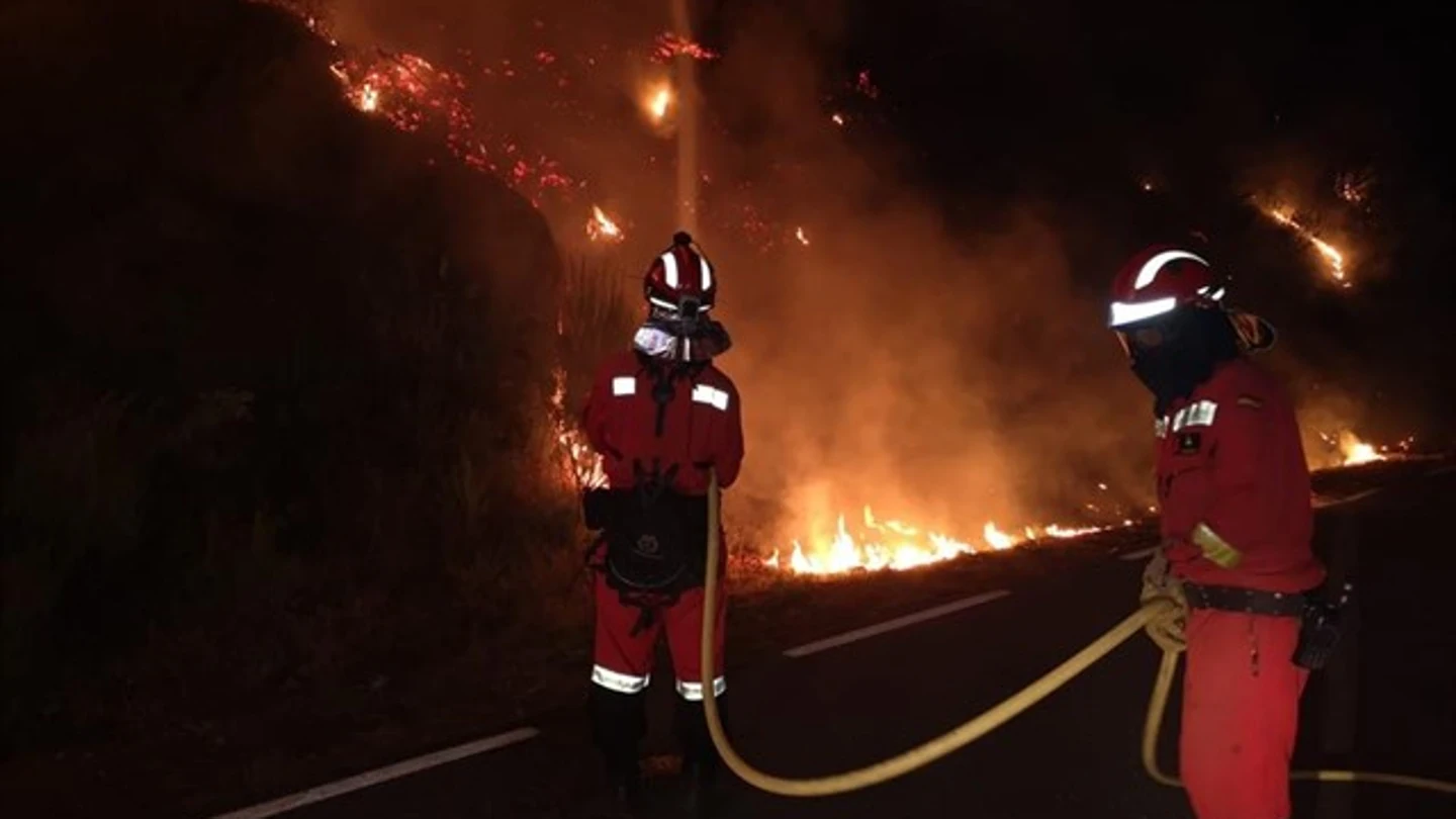Extinción de las llamas en el incendio de Ávila. Extinción de las llamas en el incendio de Ávila.