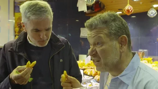 Chicote prueba la comida enfocada al turismo en un mercado local: "No te puedes imaginar lo malo que está esto" Chicote prueba la comida enfocada al turismo en un mercado local: "No te puedes imaginar lo malo que está esto"