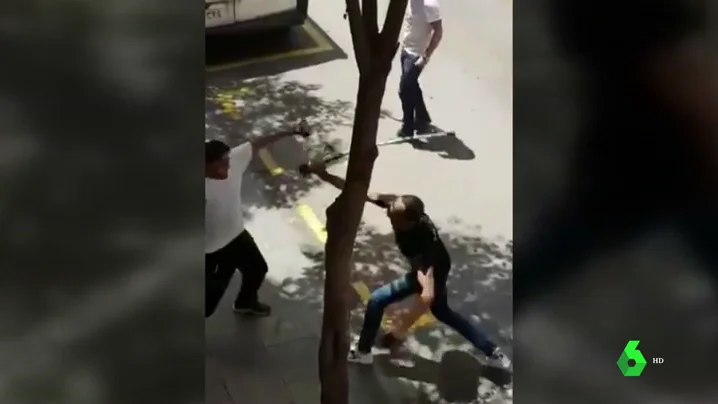 Dos heridos y tres detenidos tras una pelea a machetazos en L'Hospitalet