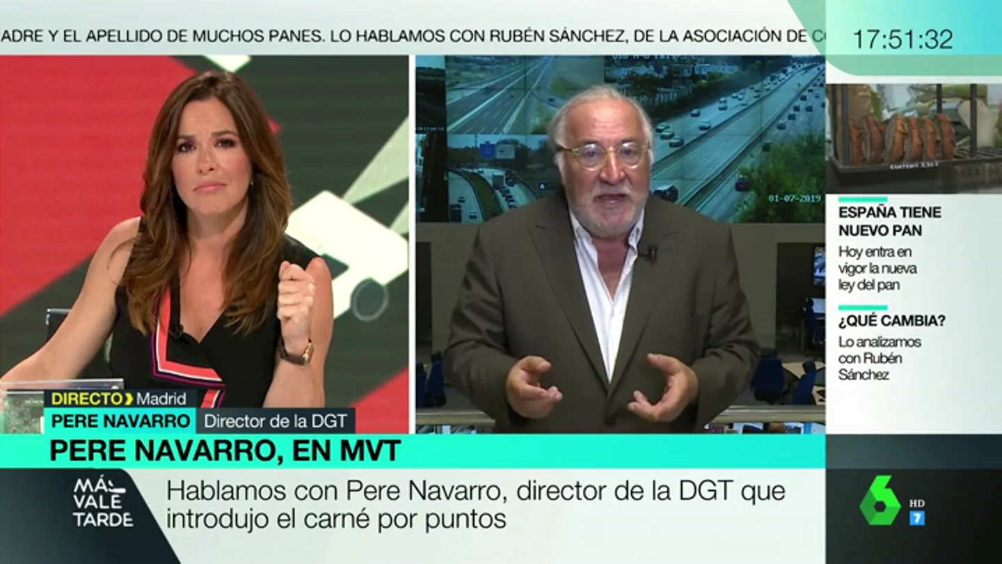 El director de la DGT pide ayuda para evitar el uso del móvil al volante: "Si ven que el conductor coge el móvil, no se lo dejes" El director de la DGT pide ayuda para evitar el uso del móvil al volante: "Si ven que el conductor coge el móvil, no se lo dejes"