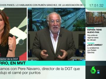 El director de la DGT pide ayuda para evitar el uso del móvil al volante: "Si ven que el conductor coge el móvil, no se lo dejes" El director de la DGT pide ayuda para evitar el uso del móvil al volante: "Si ven que el conductor coge el móvil, no se lo dejes"