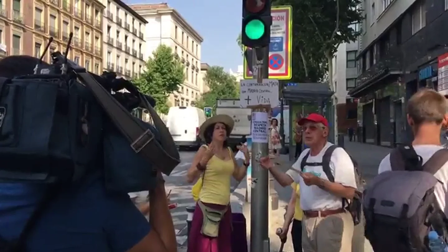 Vecinos de Madrid organizan piquetes para protestar contra la moratoria de multas de Madrid Central Vecinos de Madrid organizan piquetes para protestar contra la moratoria de multas de Madrid Central